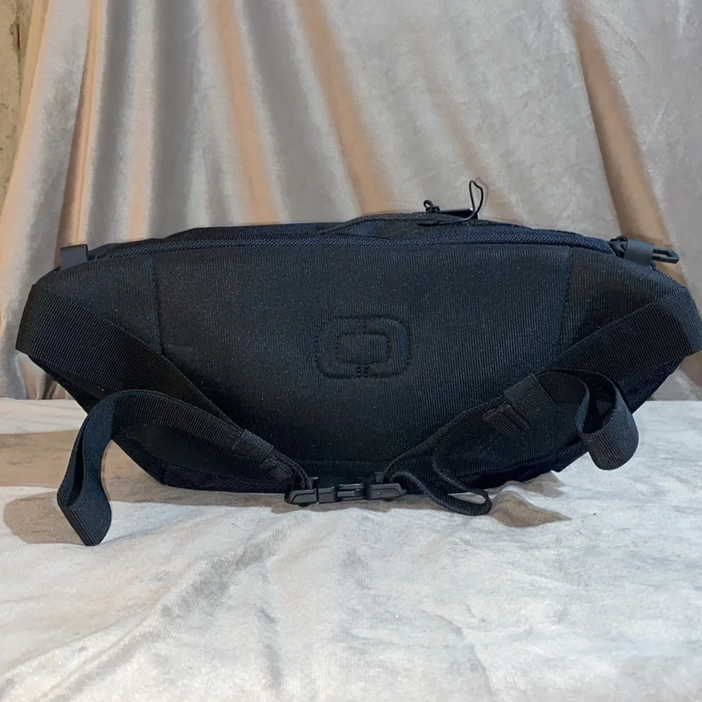 OGIO ballistic men’s/unisex crossbody 🆕